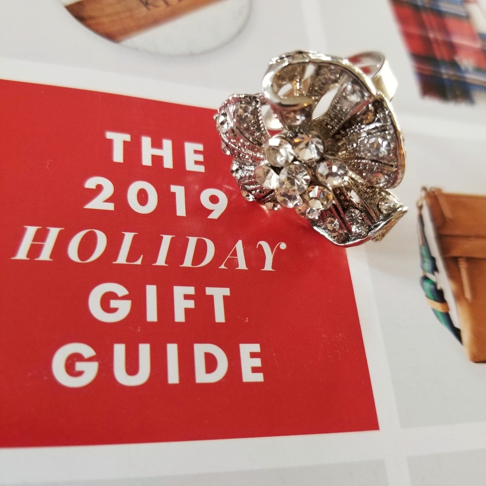 ANN TAYLOR Flower Cocktail Ring